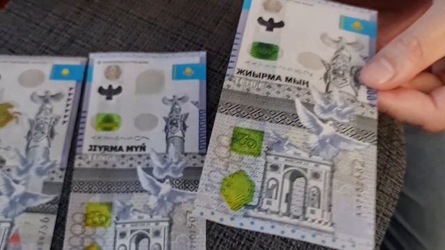 В Казахстане теперь три банкноты 20000 тенге - 2013, 2021 и 2022! Узнай, в чём их отличие и ценност смотреть онлайн
