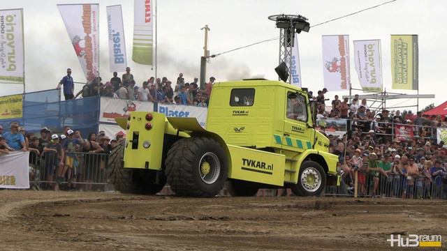 Truck Pulling - Europe's Most Powerful Pull Rigs at Powerdays Knutwil 2022 смотреть онлайн