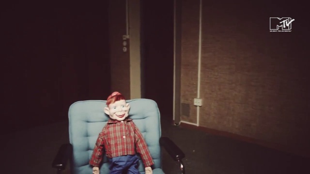 Army Of Lovers feat. Gravitonas - People Are Lonely смотреть онлайн