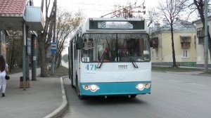 Троллейбус Екатеринбурга ЗиУ-682Г-016.02 борт. №471 маршрут №38 на остановке "Победы"