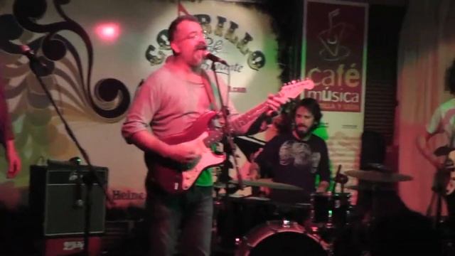 Mr Groovy & The Blue Heads (Salamanca) смотреть онлайн