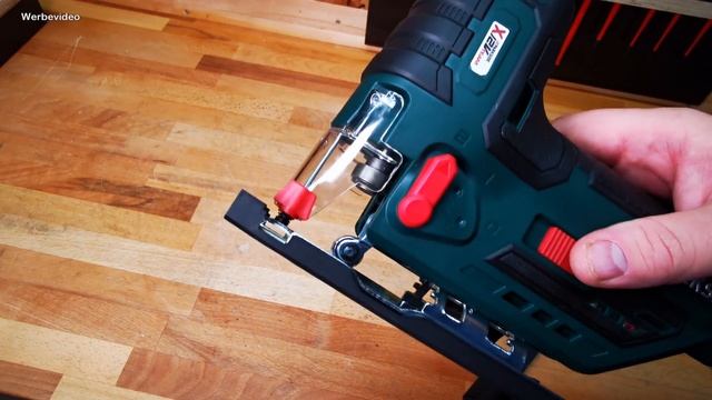 Im Einsatz: Akku-Stichsäge PSTKA 12 B3 von Lidl - PARKSIDE® смотреть онлайн