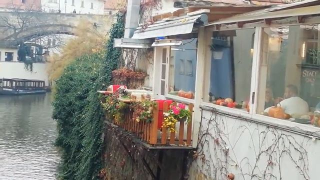 Прага, возле стены Леннона 20.11.19 смотреть онлайн
