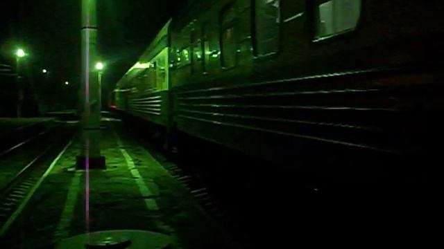 Электровоз ЭП1П-030 (ТЧЭ-8) с пассажирским поездом №370 сообщением Харьков-Баку смотреть онлайн