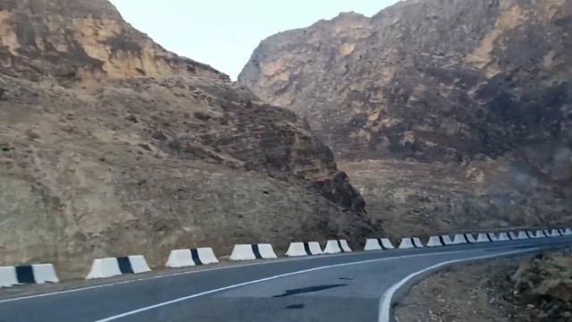 Что видит водитель за рулём на горной дороге Дагестана? смотреть онлайн
