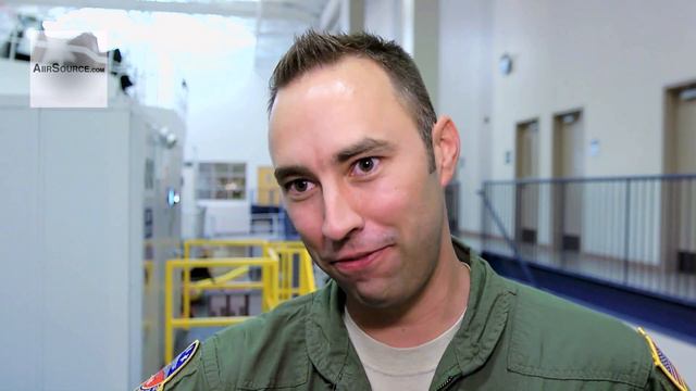 USAF Boom Operator Weapon System Trainer (BOWST) Simulator смотреть онлайн