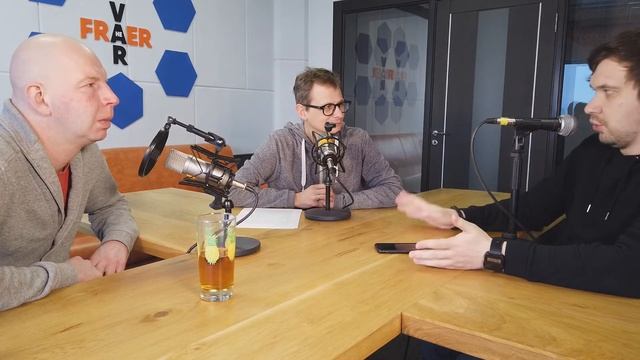 Губерниев попал в смазку, а тинькоф в российский футбол смотреть онлайн