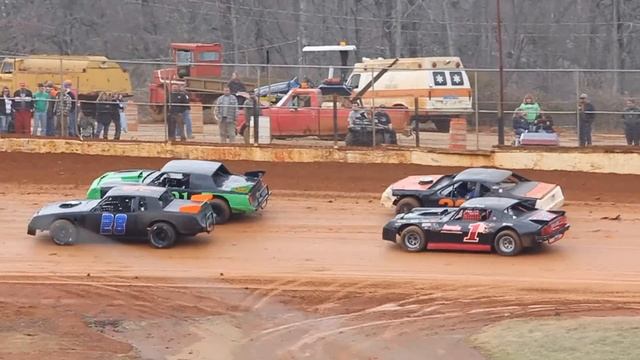 Dirt Track Racing 2/23/13 411 Motor Speedway Street Stock Heat - Sweetheart 52 смотреть онлайн