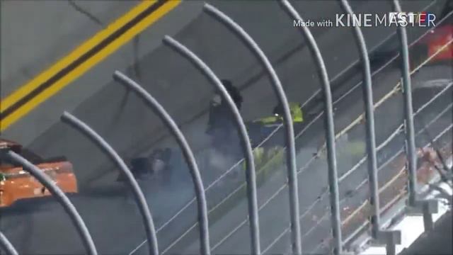 Nascar crashes- the last one standing смотреть онлайн