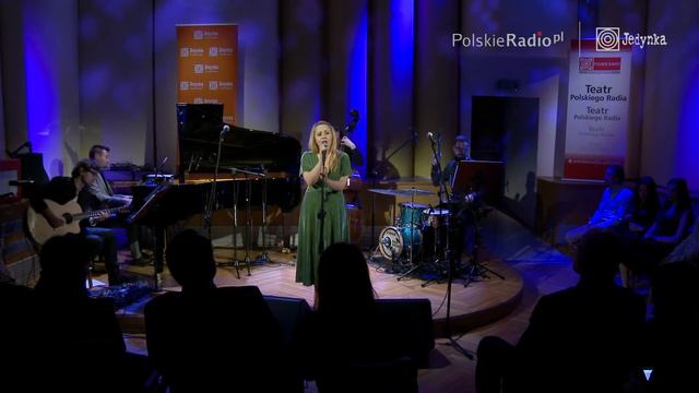 Wspomnij mnie - wyk. Anna Mierzwa | 28. Studio Piosenki - reż. Janusz Gast смотреть онлайн