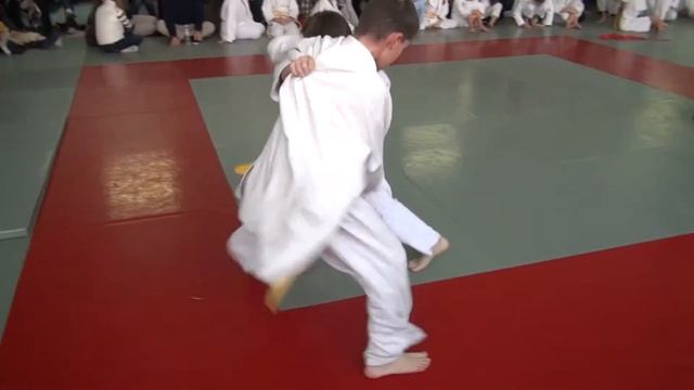 Обертий W- Шумак L -32 кгОткрытое первенство ЦСДЮШОР по дзюдо среди юношей 2002-2003 г.р смотреть онлайн