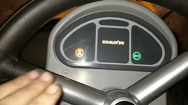 Включения переднего моста, блокировки, и ещё много полезного Комацу 93R смотреть онлайн