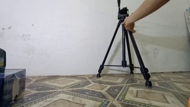Bosch Laser Marking Water Level GLL30g Cross-Line Green Beam with BT150 Tripod Stand Full review. смотреть онлайн