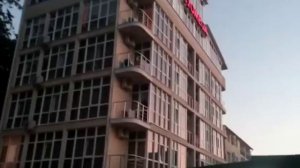 Двор гостиницы Омега в Лазаревском