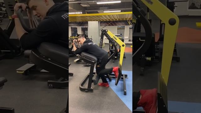 Разгибание бедра в тренажёре на большую ягодичную мышцу смотреть онлайн