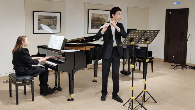 В.А.Моцарт - Концерт для флейты №1 G-dur, I ч. W.A.Mozart - Flute concerto №1 G-dur K.313, I mov. смотреть онлайн