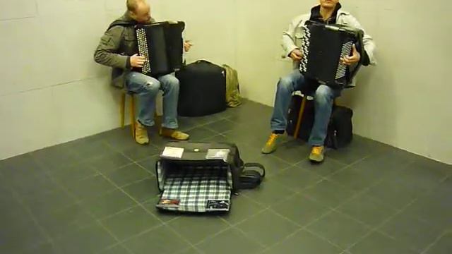 Bayan Berlin metro смотреть онлайн