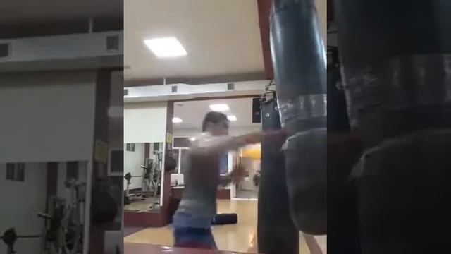 Шесть месяцев в боксе смотреть онлайн