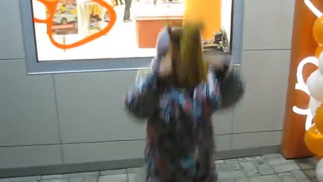 РЕБЁНОК. ЗАЖИГАЕМ. МНОГО ЛИ для СЧАСТЬЯ НАДО :) смотреть онлайн