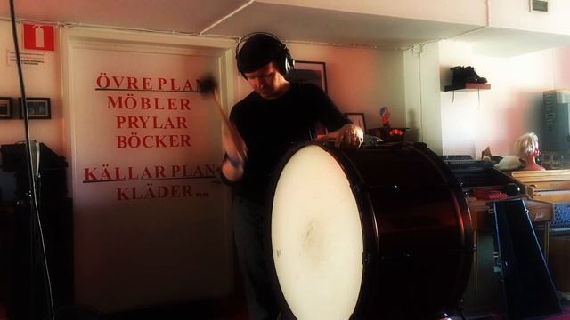 Mattias recording Gran Cassa for Gösta Berlings saga at Roth Händle V смотреть онлайн