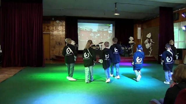 Средняя группа ансамбля ударных инструментов Акцент - День Победы 12.05.2023г. смотреть онлайн