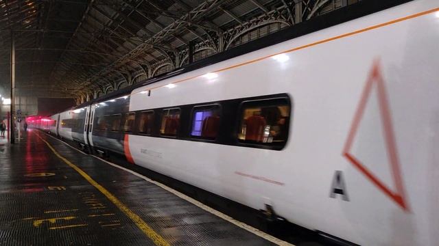 Avanti West Coast liveried Pendolino 390156 arrives at Preston смотреть онлайн