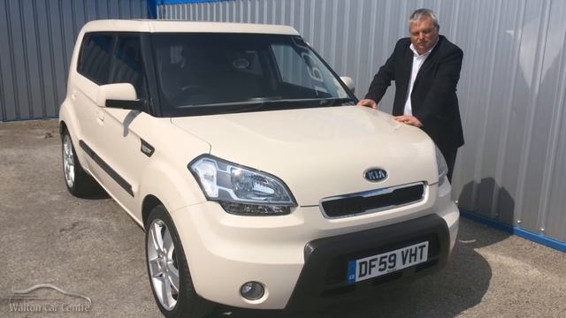 Halle Berry of the mototrade... Kia Soul Shaker (2011) - Steve's review смотреть онлайн