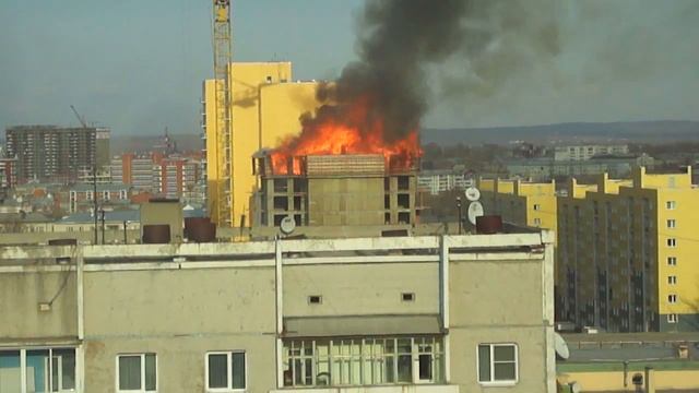 г. Иркутск, пожар в строящимся доме п. Энергетиков смотреть онлайн