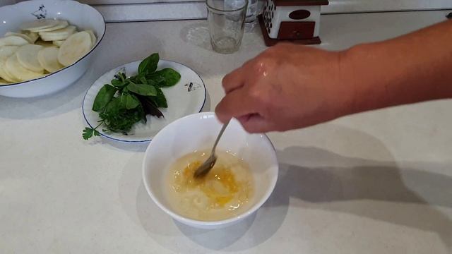 Кабачки съедаются мгновенно. Экспресс вариант приготовления закуски из кабачков смотреть онлайн