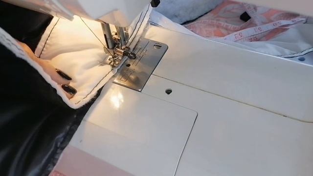 Как профессионально втачать молнии в верхнюю одежду смотреть онлайн