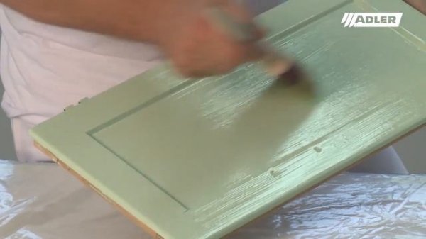 ADLER VariColor - лак для внешних и внутренних работ.