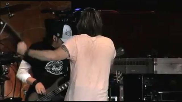 Billy Ray Cyrus LIVE - Somebody Said A Prayer смотреть онлайн