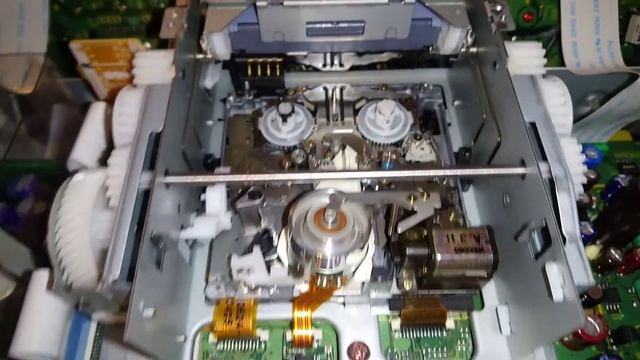 Panasonic AG-DV1000P MiniDV VCR Mechanism in Action! смотреть онлайн