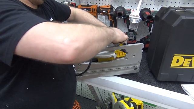 Пила циркулярная DEWALT DWE576К смотреть онлайн