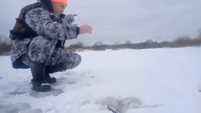 Зимняя рыбалка! (Winter fishing)! смотреть онлайн