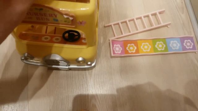Обзор на двух этажный автобус Sylvanian familes смотреть онлайн