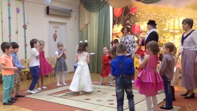 Шапокляк на празднике 8 марта в старшей группе смотреть онлайн