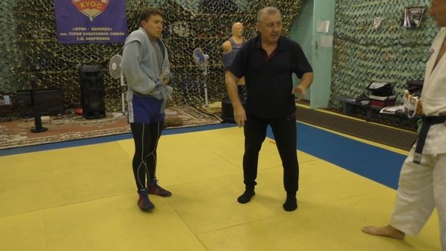 Мастера Ленинградского самбо- Владимир Паньшин, о работе ног при входе в броски. смотреть онлайн