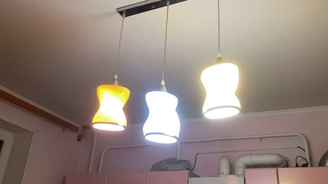 Натяжной потолок с люстрой на кухне матовый смотреть онлайн