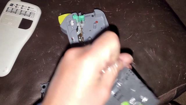 ?How to change the p touch label maker tape cartridge? смотреть онлайн
