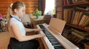 А. Гедике: „Инвенция”. Ученица 5 класса, Подсвирова Марго, преподаватель: Кузьмина Т. А.