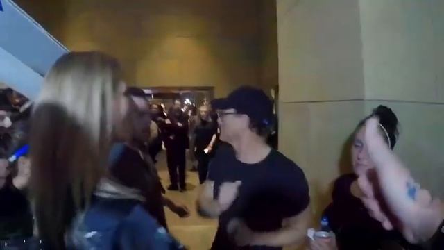 Жан-Клод Ван Дам пожал руку опущенному в Турции Сергею Симонову. ЗАШКВАРИЛ знаменитость. смотреть онлайн