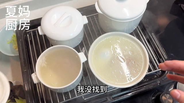 家庭晚餐蒸的鸡蛋肉饼汤，皮蛋肉饼汤，一人一碗汤鲜味美简单好喝 смотреть онлайн