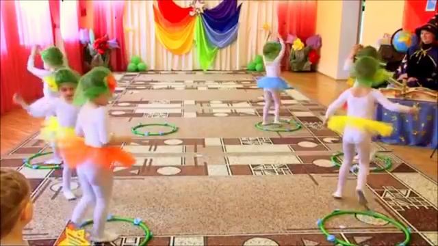 Танец на 8 марта _Подснежники_ в детском саду.mp4 смотреть онлайн