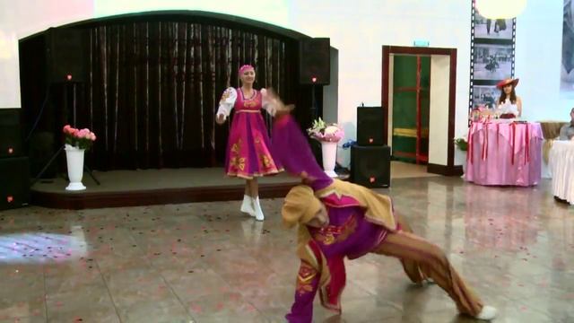 Ансамбль народного танца "Кузнецкие самоцветы". смотреть онлайн