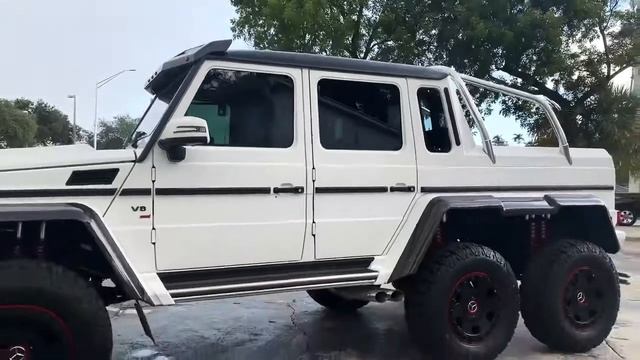 Mercedes Benz G 550 6x6 Squared смотреть онлайн