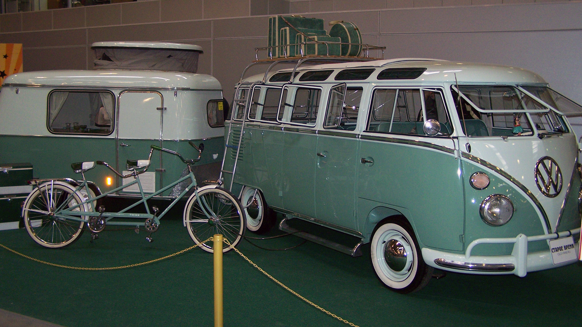 Volkswagen 23 Window Deluxe & Eriba Puck & Schwinn Twinn смотреть онлайн