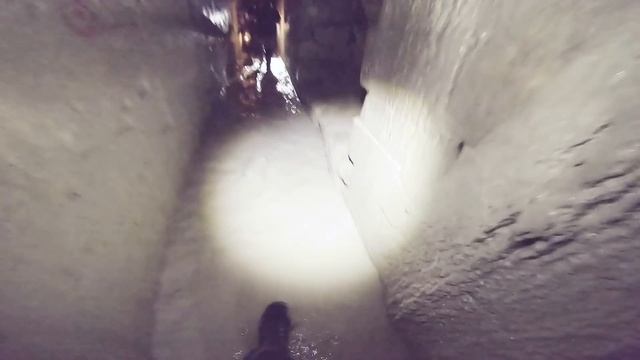 ПРОНИКЛИ В ПАРИЖСКИЕ КАТАКОМБЫ. ПАРИЖ ГОРОД МЕРТВЫХ ☠️ смотреть онлайн