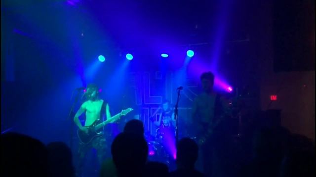 Out On Tour - Week 6ish with Alien Weaponry смотреть онлайн