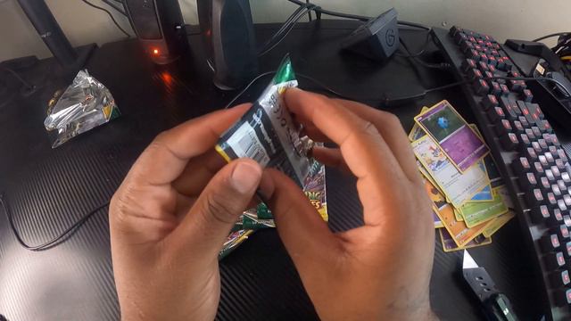 Pokémon Evolving Skies Elite Trainer Box OPENING смотреть онлайн